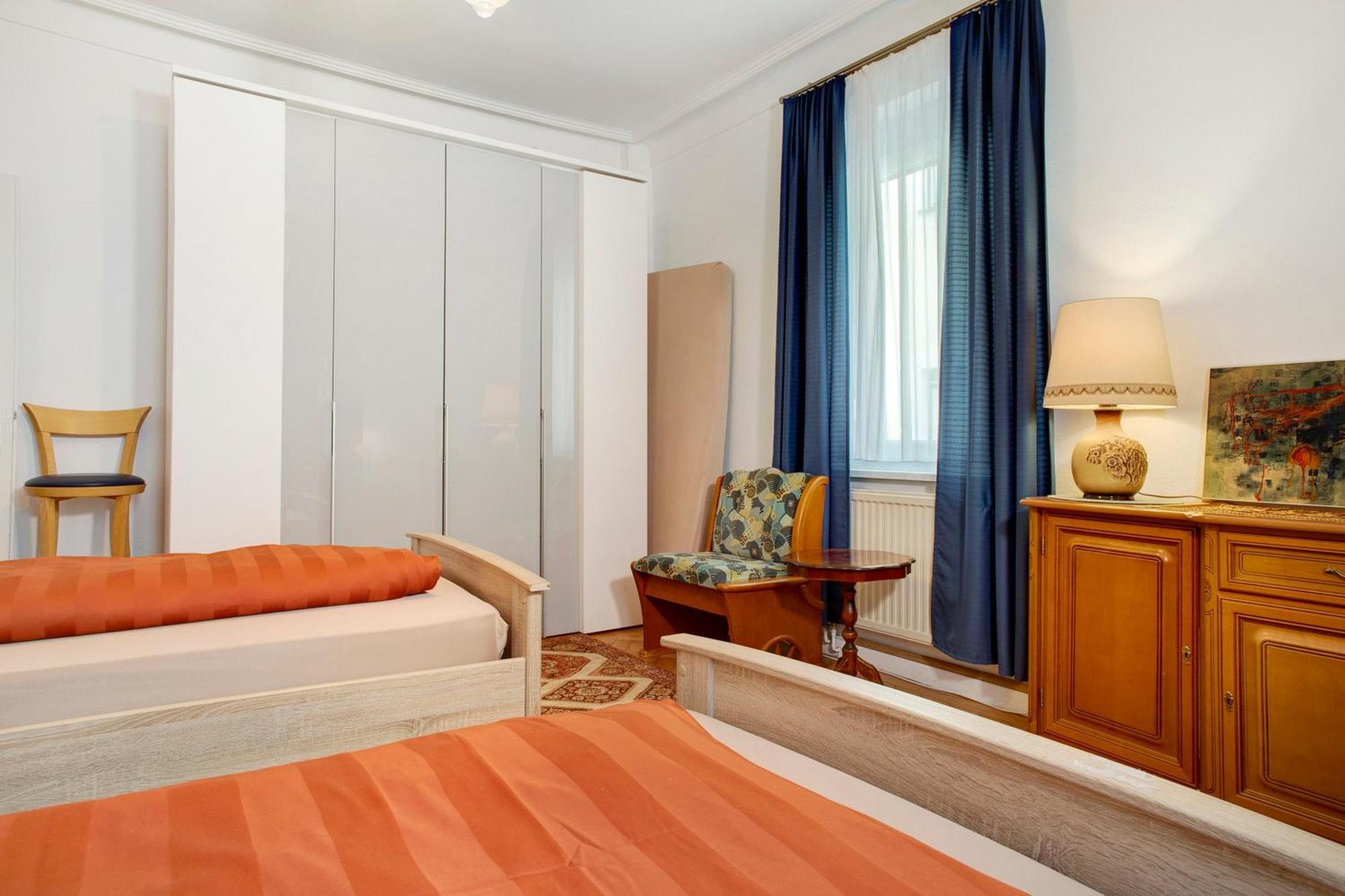 Apartment Siravit Am *