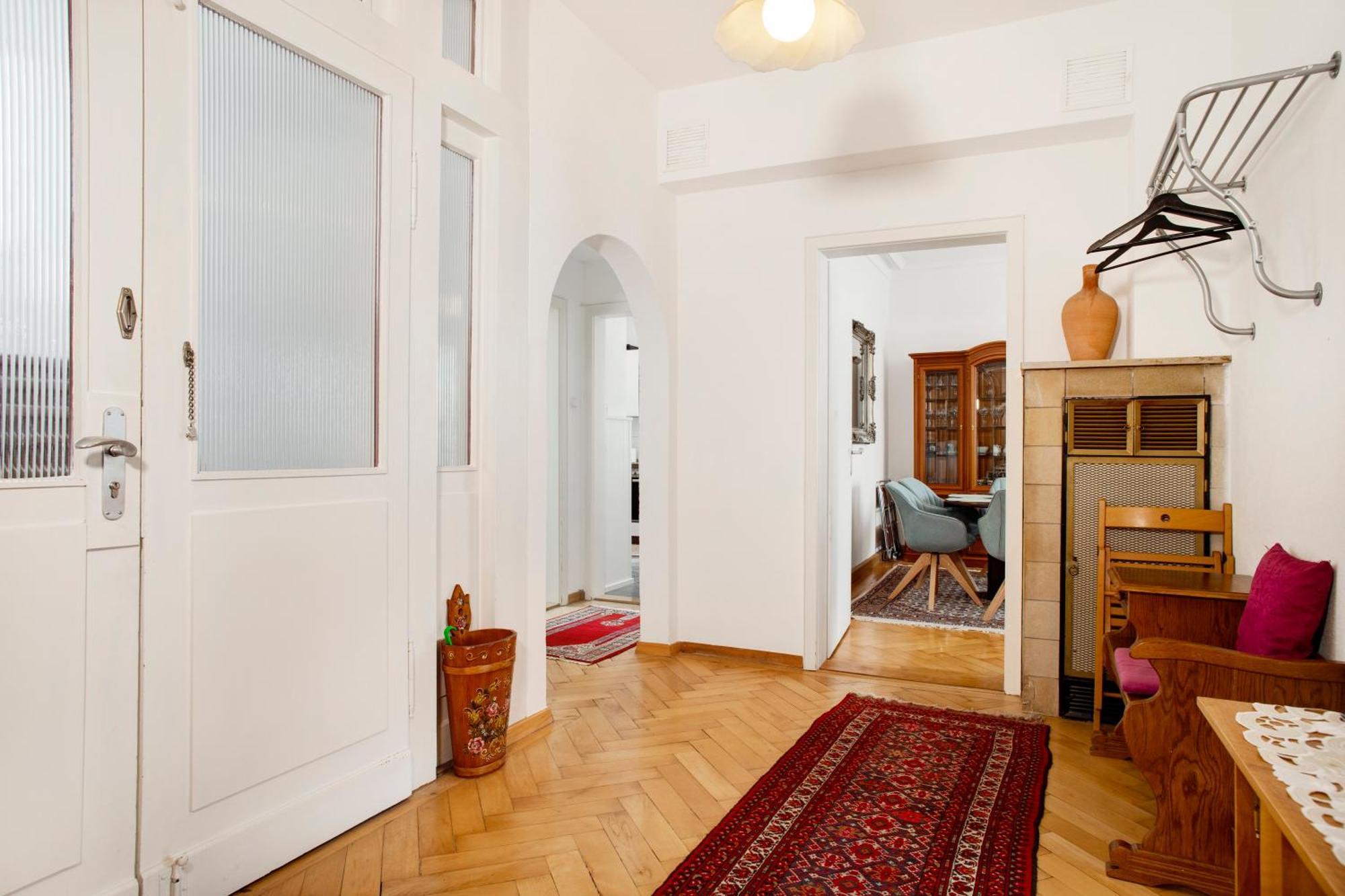 Apartment Siravit Am FDH